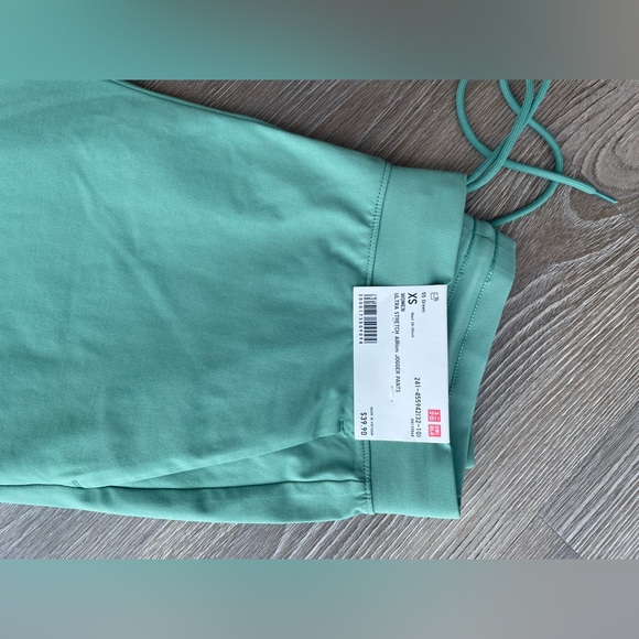 NWT XS Sold Out Color Uniqlo Airism jogger pants - Picture 4 of 10